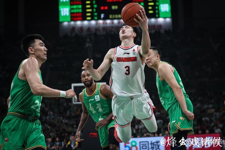 爆冷！卫冕冠军不敌辽篮，超级外援失准成输球关键